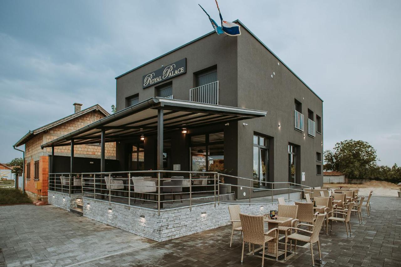 Royal Palace Vukovar Ngoại thất bức ảnh