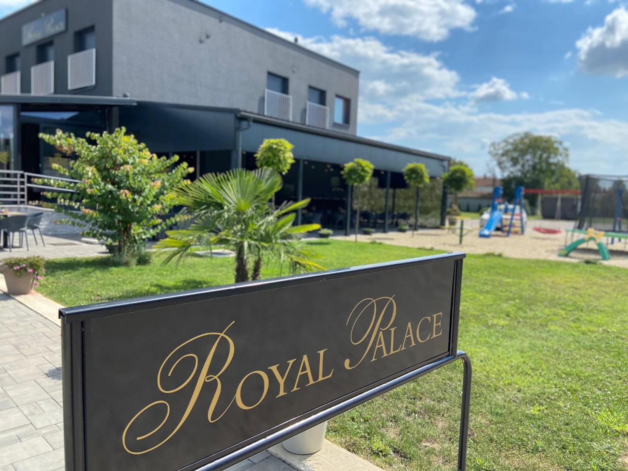 Royal Palace Vukovar Ngoại thất bức ảnh